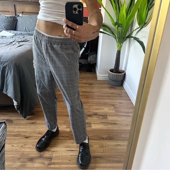 Forever 21 Grey Plaid Pants - Size Medium - Picture 6 of 6